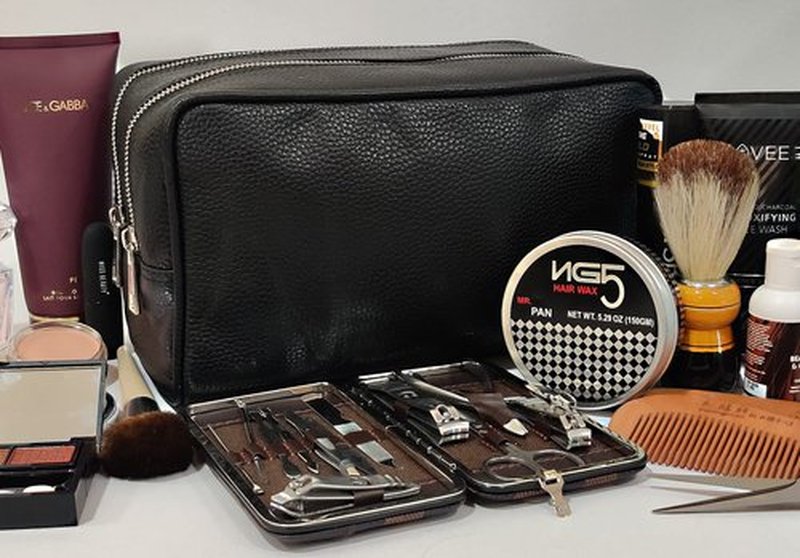 RUSTIC TOWN Full Grain Leather Travel Toiletry Bag - Dopp Kit Travel Organizer (Medium, Black)
