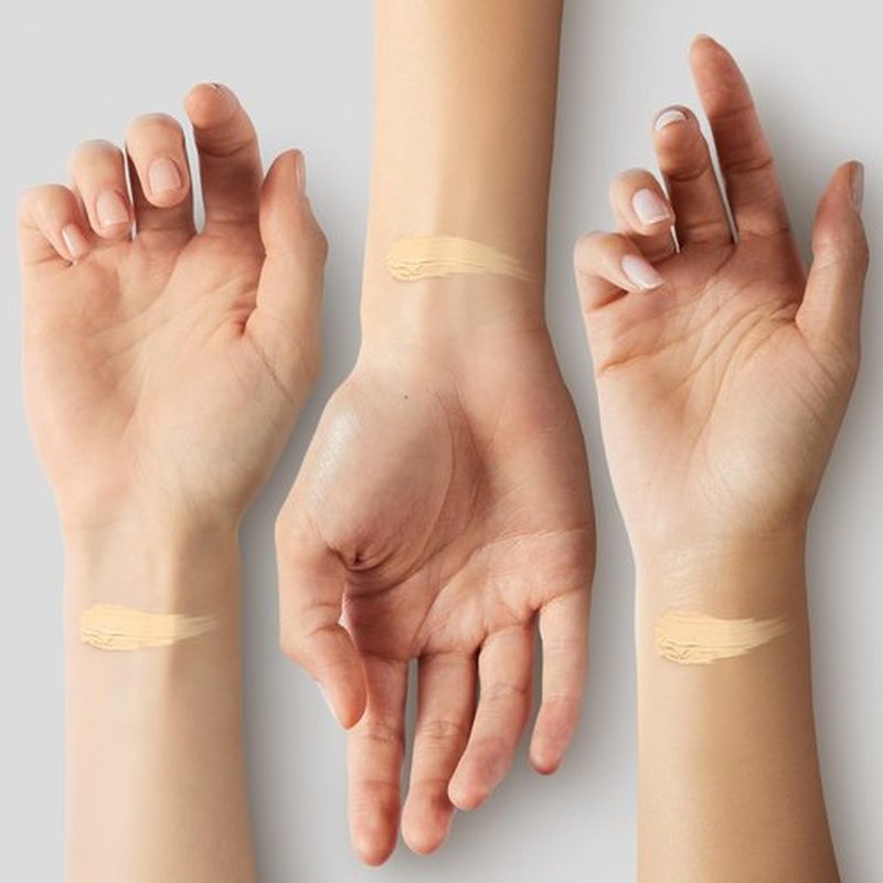 NARS Light Reflecting Foundation - Advanced Makeup-Skincare Hybrid Foundation - 30ml (Deauville - Light 4)