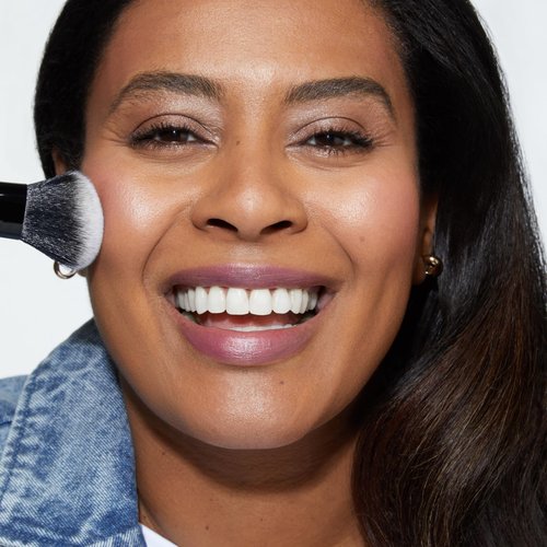 LAURA GELLER NEW YORK Angled Blush Brush with Black Wooden Handle & Dense Bristles for Makeup Application