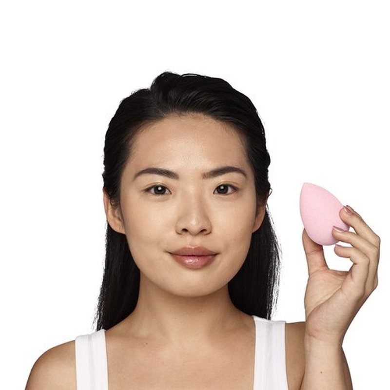 Beautyblender® | Bubble Blender Makeup Sponge | Blend Liquid Foundations, Powders and Creams | Streak Free Application | Vegan, Cruelty Free | Made in USA