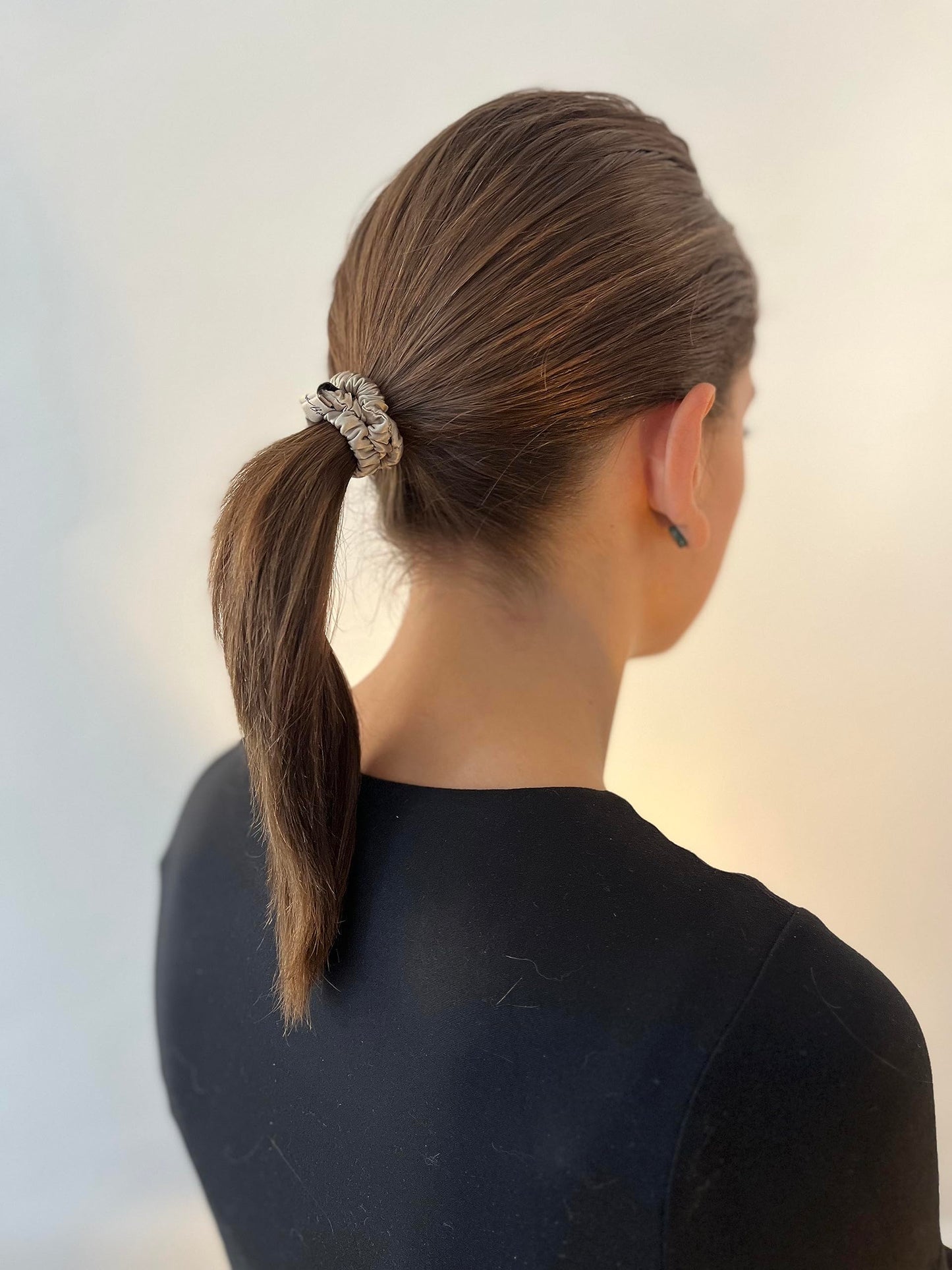 BONVEY - The Skinny Scrunchie - DARKEST BLONDE 100% Pure Mulberry Silk. Suited for all types. (Set of 4)