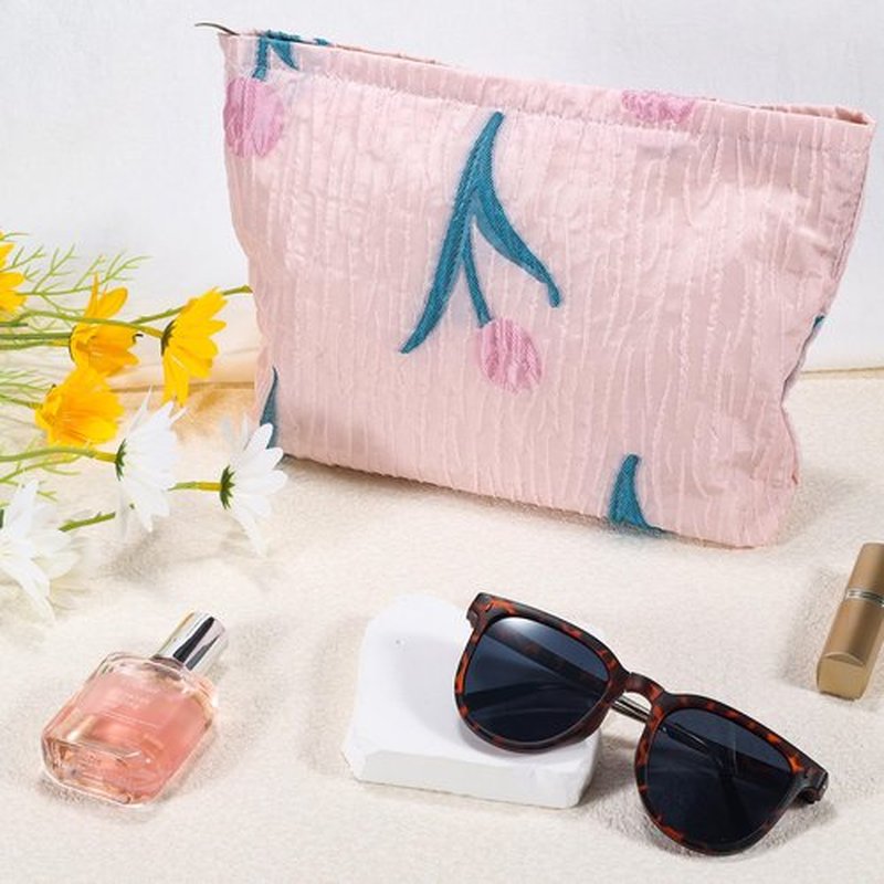 ZLFSRQ Tulip Makeup Bag Travel Cute Pink Flower Floral Cosmetic Bags for Women Large Embroidery Makeup Pouch Zipper Cosmetic Pouch for Purse Aesthetic Makeup Organizer Bag Portable Toiletry Bag