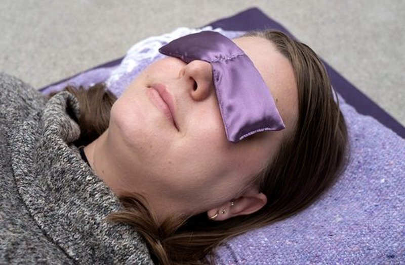Clocktower Fitness Small and Ultralight Eye Pillow (6 x 2.5 in), for Yoga, Meditation, Relaxation, and Relief - Unscented (Purple)