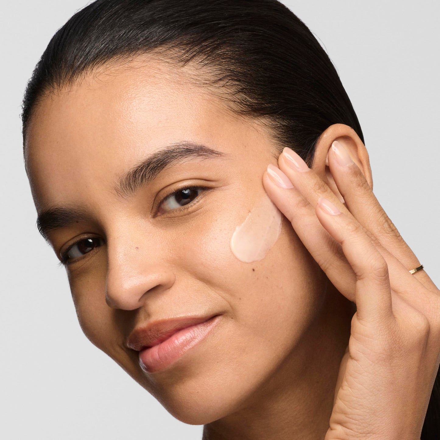 Estée Lauder Revitalizing Supreme+ Bright Radiance Power Soft Cream Moisturizer with Vitamin C | For Dullness, 1.7 Ounce