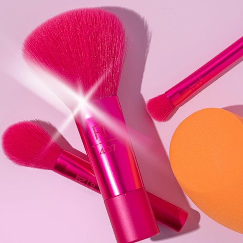 Real Techniques Limited Edition Mini Holidaze Brush + Sponge Kit, Makeup Brush & Makeup Blending Sponge Set, For Foundation, Powder, & Eyeshadow, Travel Makeup Tools, 4 Piece Gift Set