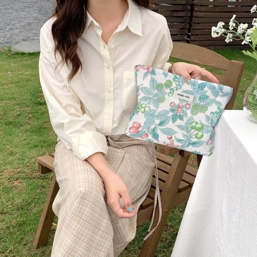 STARDW Aesthetic Floral Makeup Bag Cosmetic Bags for Women, Cute Small Makeup Bag for Purse,Travel Toiletry Bag Skincare Bag,Makeup Bag Organizer Zipper Makeup Pouch