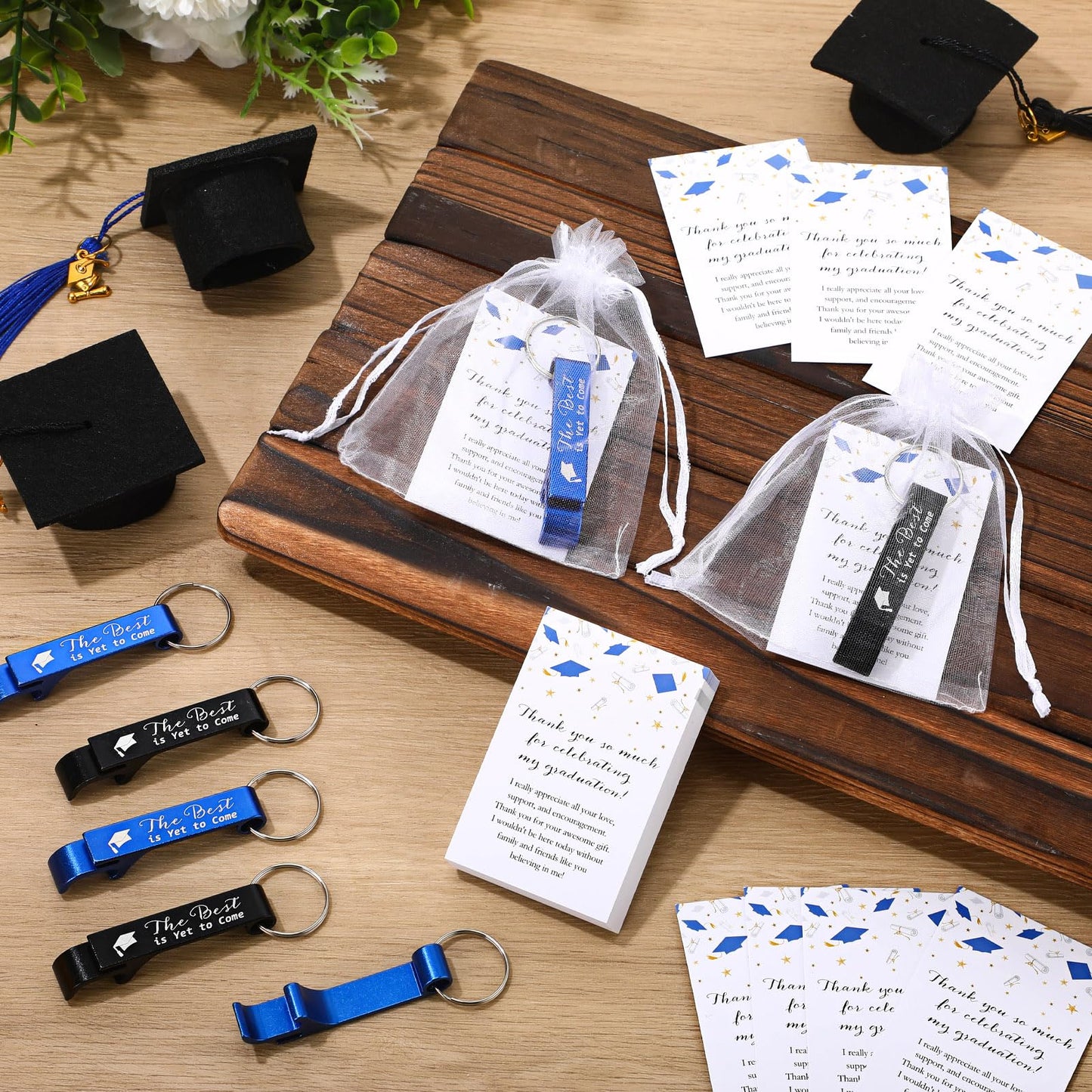 Jingmore 50 Sets Graduation Party Favors Bulk Class of 2026 Graduation Gifts Grad Cap Bottle Opener Keychain with Thank You Cards Class of 2026 Reunion Souvenirs Favors for Guests (Blue,Black)