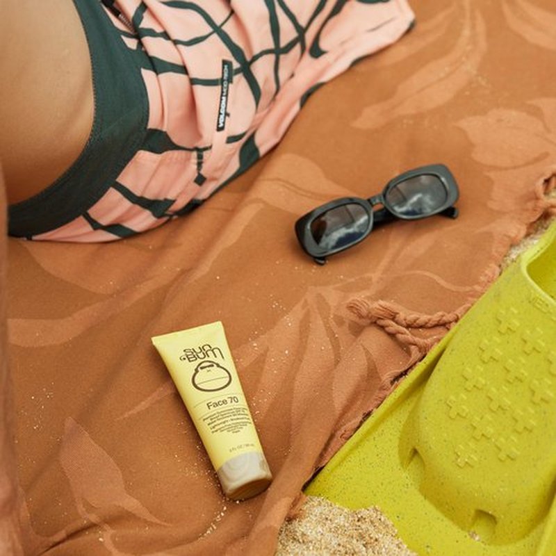Sun Bum Original SPF 70 Sunscreen Face Lotion | Broad Spectrum Moisturizing Facial Sunblock with Vitamin E | Oil Free | Hawaii 104 Act Compliant (Octinoxate & Oxybenzone Free) | Travel Friendly | 3 oz