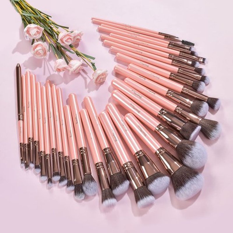Bueart Design Labeled 30Pcs Professional Deluxe Makeup Brushes set with Extra large holder case for Foundation Face Blending Blush Concealers Eyeshadow