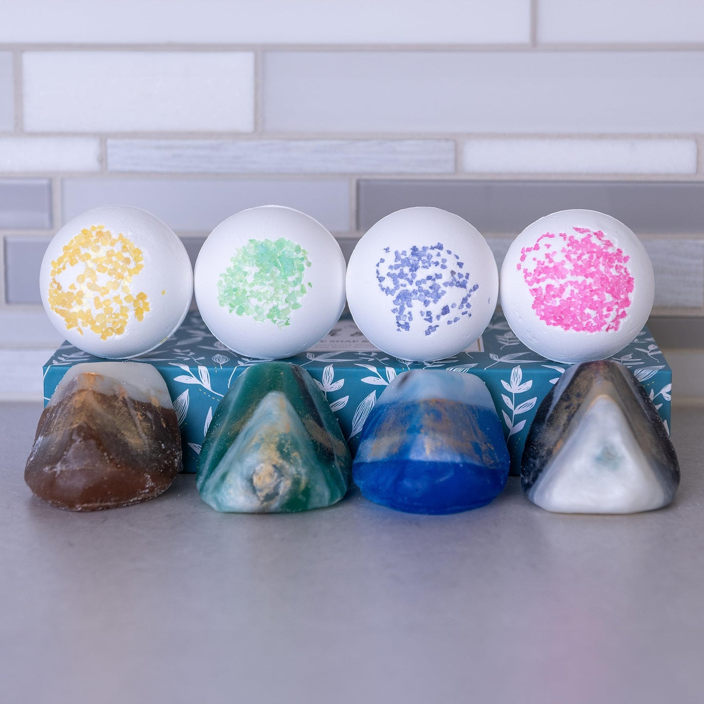 Gemstone Soap & Bath Bomb Gift Set- Relaxing Spa Gift Set for Women- 4 Rock Soap with Crystals and 4 Fizzy Bath Bomb-Decorative Scented Crystal Soap with Natural Ingredients & Essential Oil