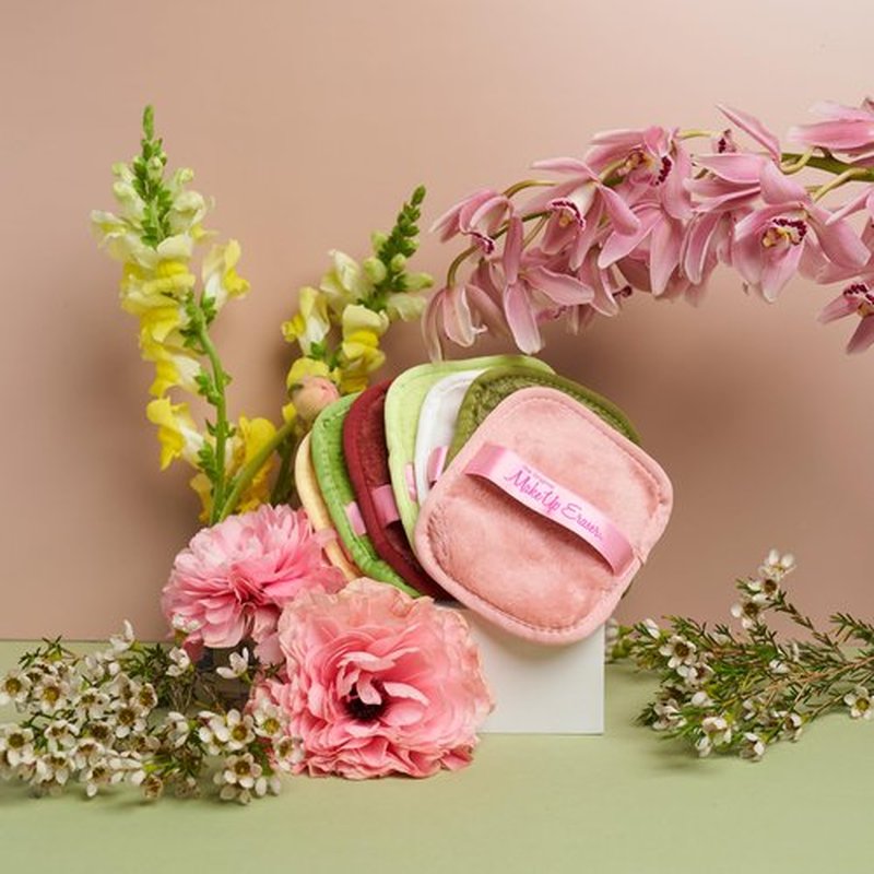 The Original MakeUp Eraser, 7-Day Set, Erase All Makeup with Just Water, Including Waterproof Mascara, Eyeliner, Foundation, Lipstick, Sunscreen, and More! Plant Power, 7ct.
