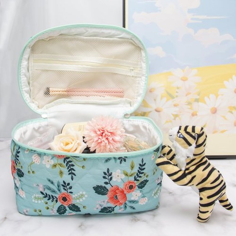 PAZIMIIK Cotton Makeup Bag for Women Large Quilted Travel Cosmetic Case Girls' Make Up Organizer,Flower Green