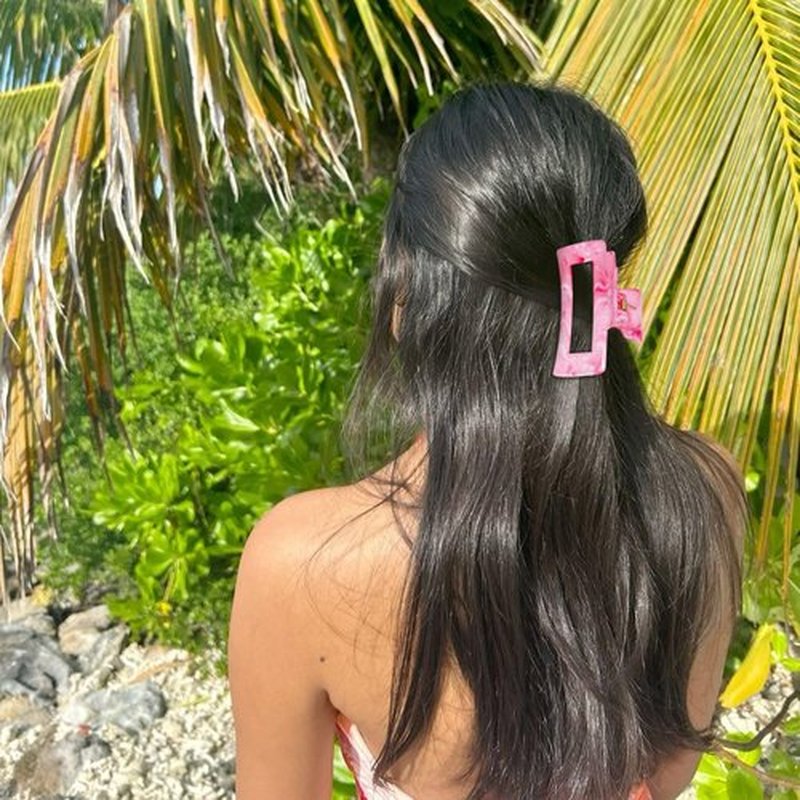 SHINLEA 3PCS Hair Claw Clips for Women, 4.1 Inch Non-slip Medium Hair Clips for Thin Hair, Strong Hold Hair Claw, Reference Ink Painting Design, Hair Accessories for Girls Gifts (Pink & Blue & Gray)