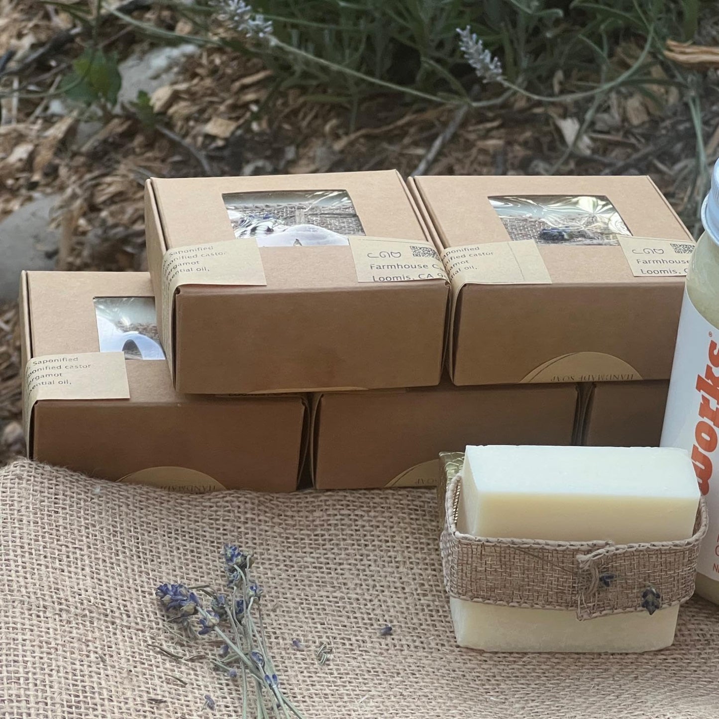 Farmhouse Cat Grass-Fed Tallow Soap Bar – Cold Process Soap for Sensitive Skin – Bergamot, Lavender, Jasmine & Sandalwood Scent – Artisan Face & Body Bar – Natural Skincare Gift for Men & Women