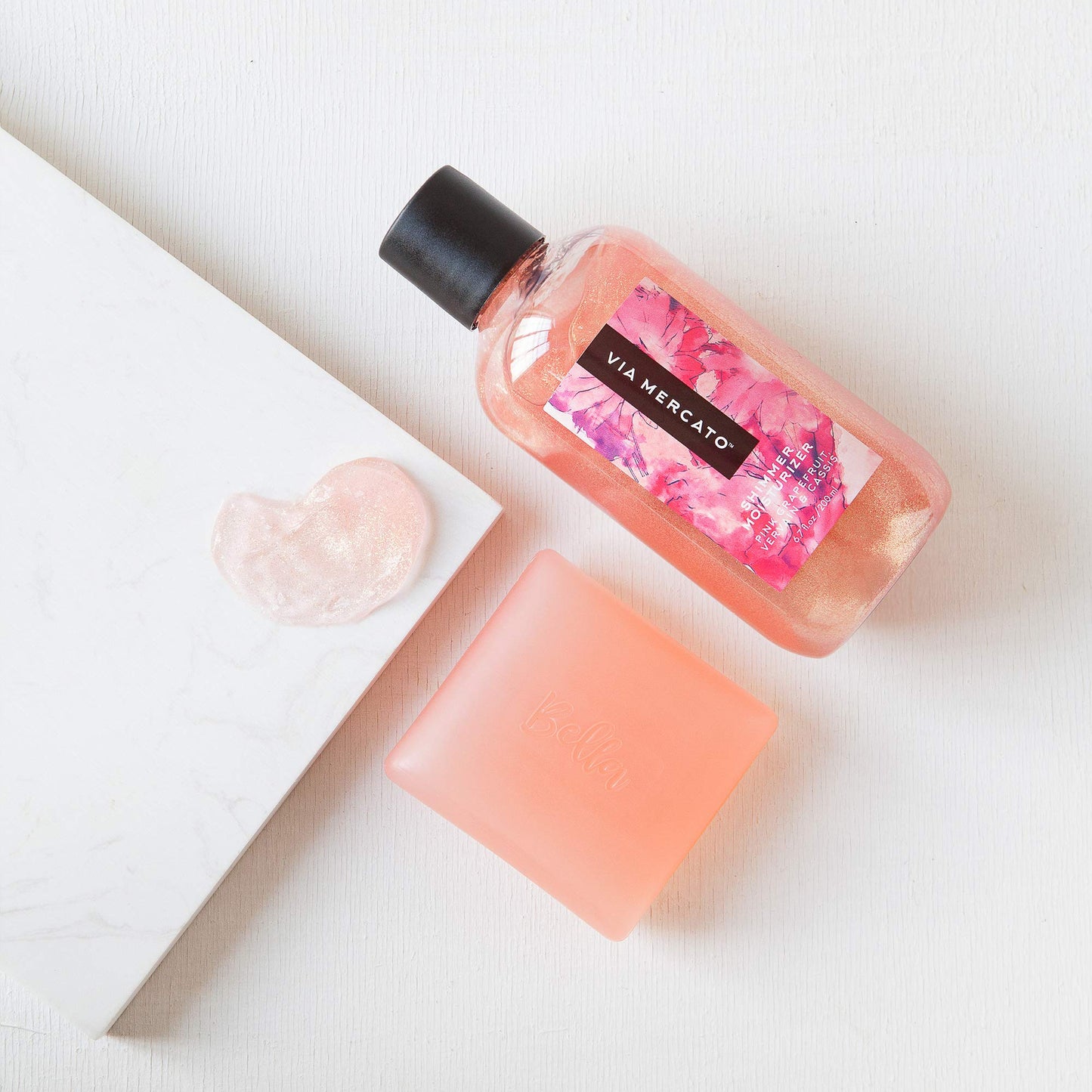 Via Mercato Bella Collection, Hydrates & Invigorates, Shimmer Moisturizer, 200 ML, No. 4 - Pink Grapefruit, Vervain & Cassis