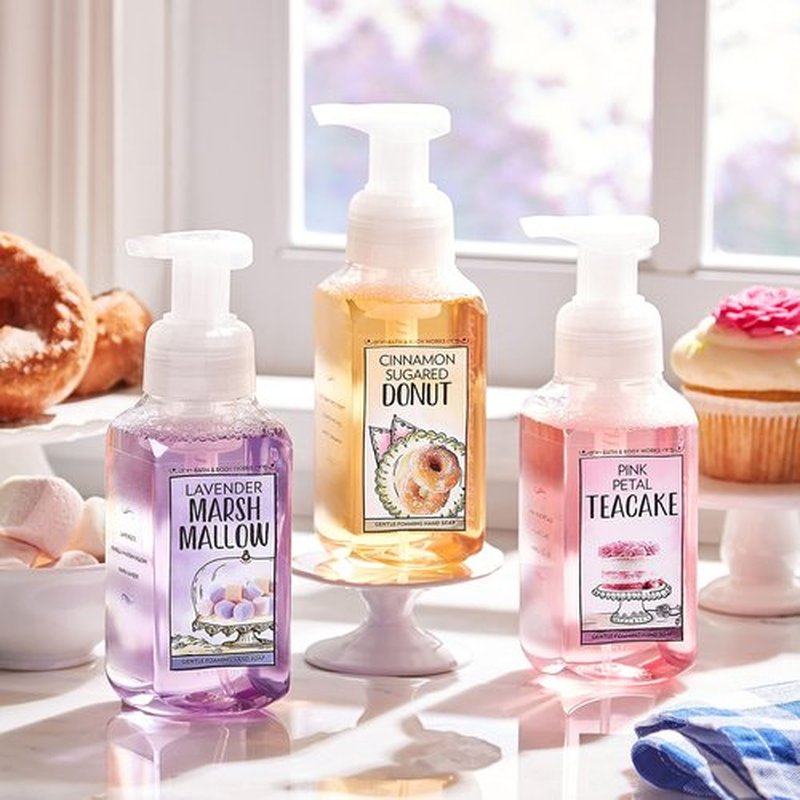 Bath & Body Works Gentle Foaming Hand Soap in ROSE WATER & IVY (Pack of 2)