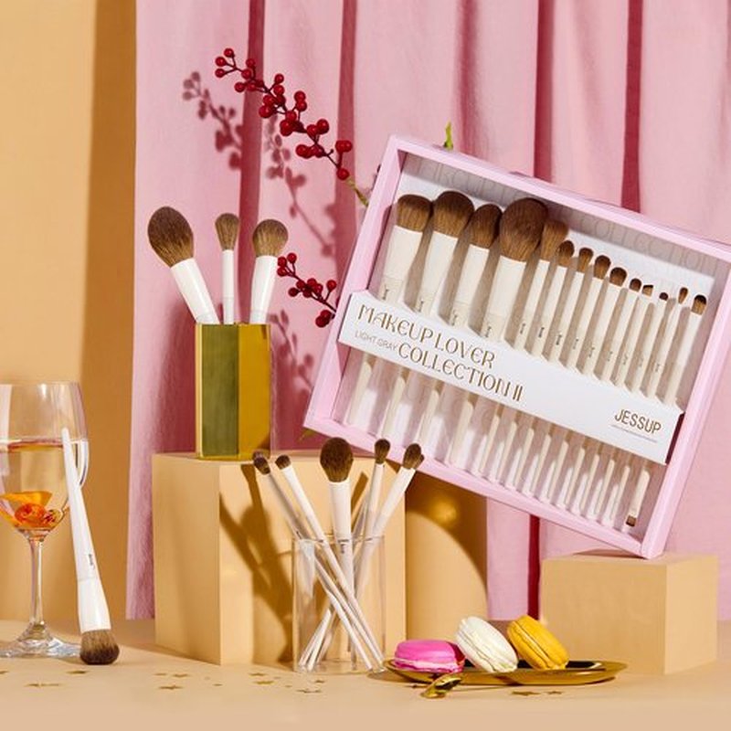 Jessup Makeup Brushes 14Pcs Makeup Brush Set Premium Synthetic Powder Foundation Contour Blush Concealer Eye Shadow Blending Liner Make Up Brush Kit Light Grey with Gift Box, T329-G