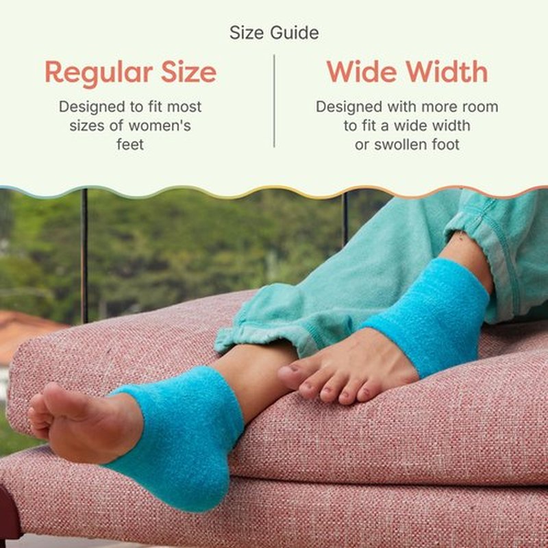 ZenToes Moisturizing Fuzzy Sleep Socks with Vitamin E, Olive Oil and Jojoba Seed Oil to Soften and Hydrate Dry Cracked Heels (Regular, Blue)
