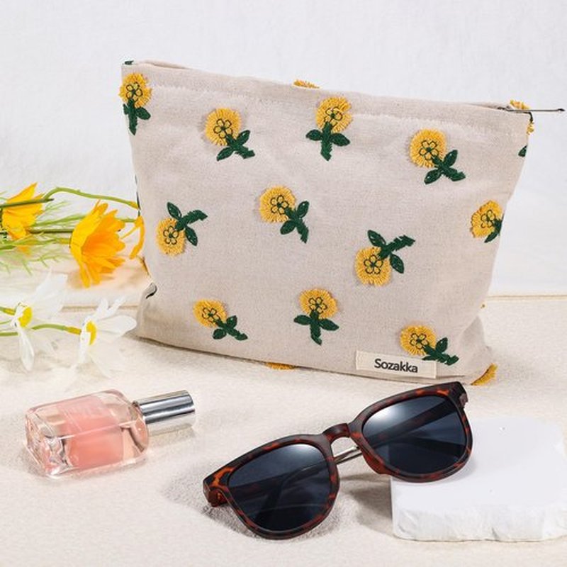ZLFSRQ Daisy Flower Makeup Bag Travel Cute Floral Cosmetic Bags for Women Large Floral Embroidery Makeup Pouch Zipper Cosmetic Pouch for Purse Aesthetic Makeup Organizer Bag Portable Toiletry Bag