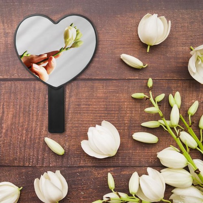 Heart-Shaped Handheld Mirror with Handle, Portable Travel Makeup Hand Mirror Decorative Mini Heart Cosmetic Lash Mirror for Women Girls Valentine's Day (Black)