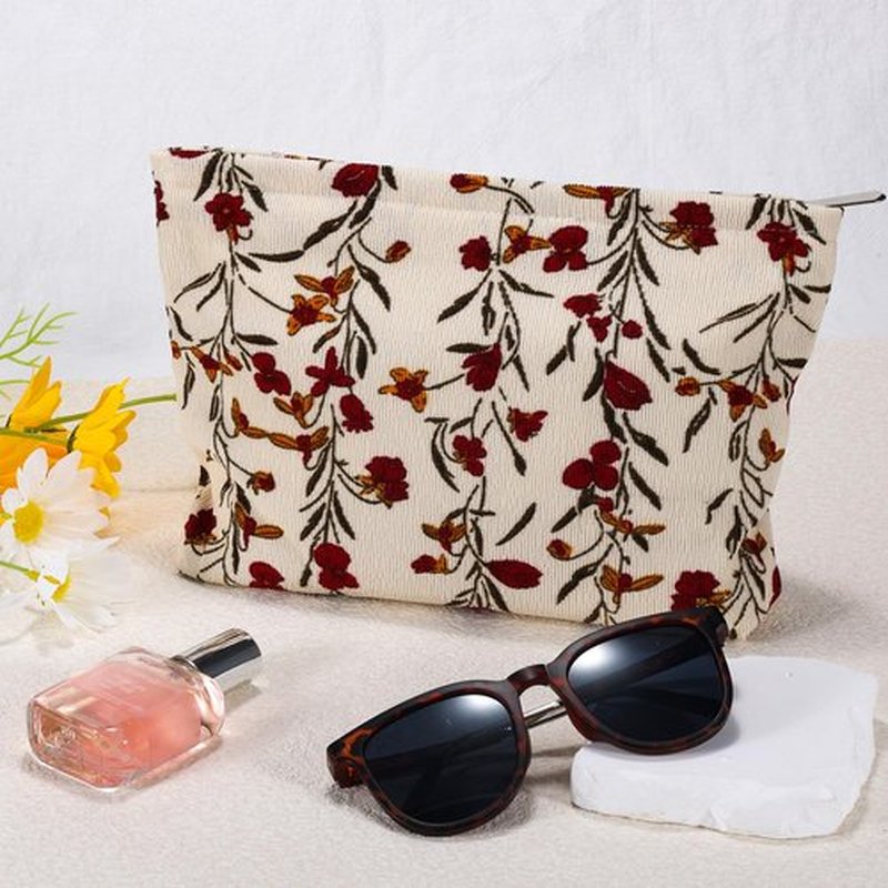 ZLFSRQ Red Flower Makeup Bag Travel Cute Floral Cosmetic Bags for Women Large Floral Makeup Pouch Zipper Cosmetic Pouch for Purse Aesthetic Makeup Organizer Bag Portable Toiletry Bag