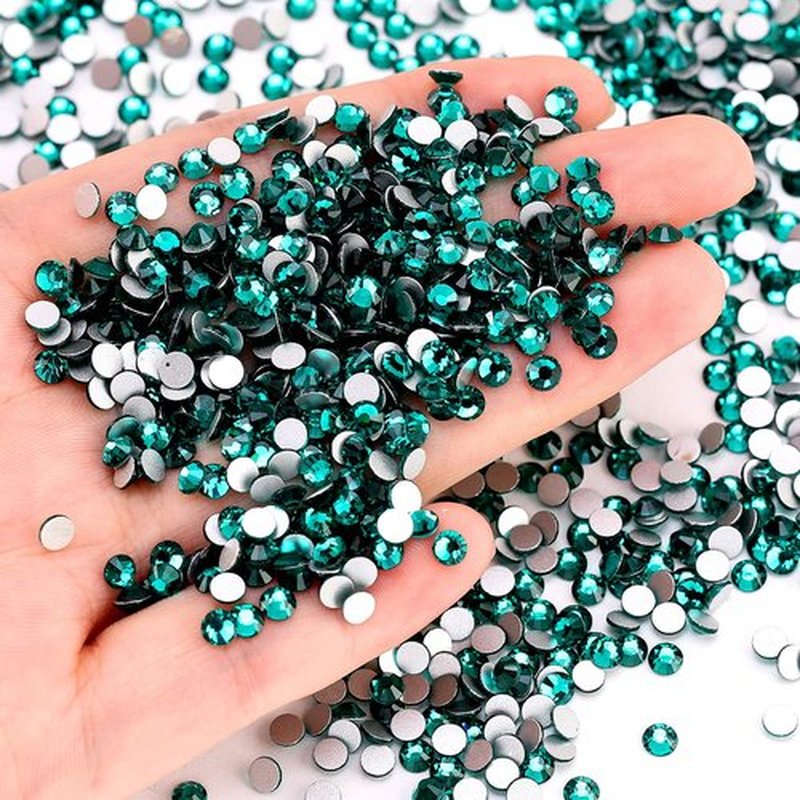 Novani Rhinestones 1440pcs SS20 Glass Rhinestones Crystal Flatback Gemstones for Crafts Nails Makeup Bags and Shoes Decoration（SS20, Green Zircon）