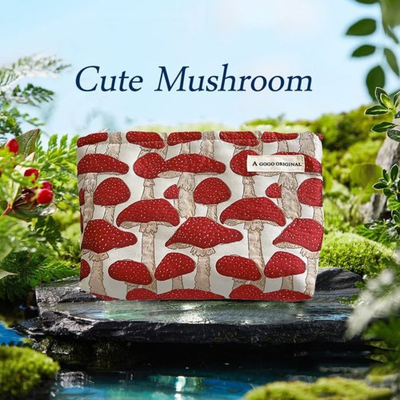 STARDW Cute Makeup Bag Cosmetic Bags for Women and Girls,Travel Makeup Bag Large Capacity Canvas Makeup Bag,Makeup Organizer Bag Zipper Pouch (Red Mushroom)