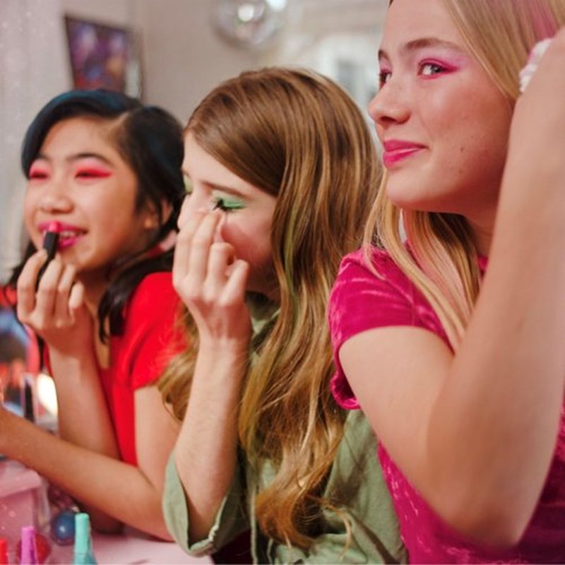 Miraculous Ladybug Kids Makeup Set - 10 Piece Bag with Nail Polish, Hair Chalk, Stickers & More, Curated Gift Sets - Safe, Non-Toxic Pretend Play Cosmetics Ladybug Themed Makeup Kit