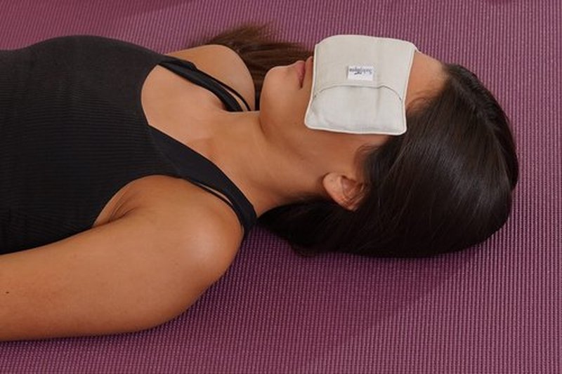 Sacksy Thyme Organic Linen Eye Pillow - Lavender & Flaxseed for Relaxation, Yoga, Stress Relief - Microwavable Heating Pad & Cool Compress - Made in USA - Gifts for Meditation - (Unscented)