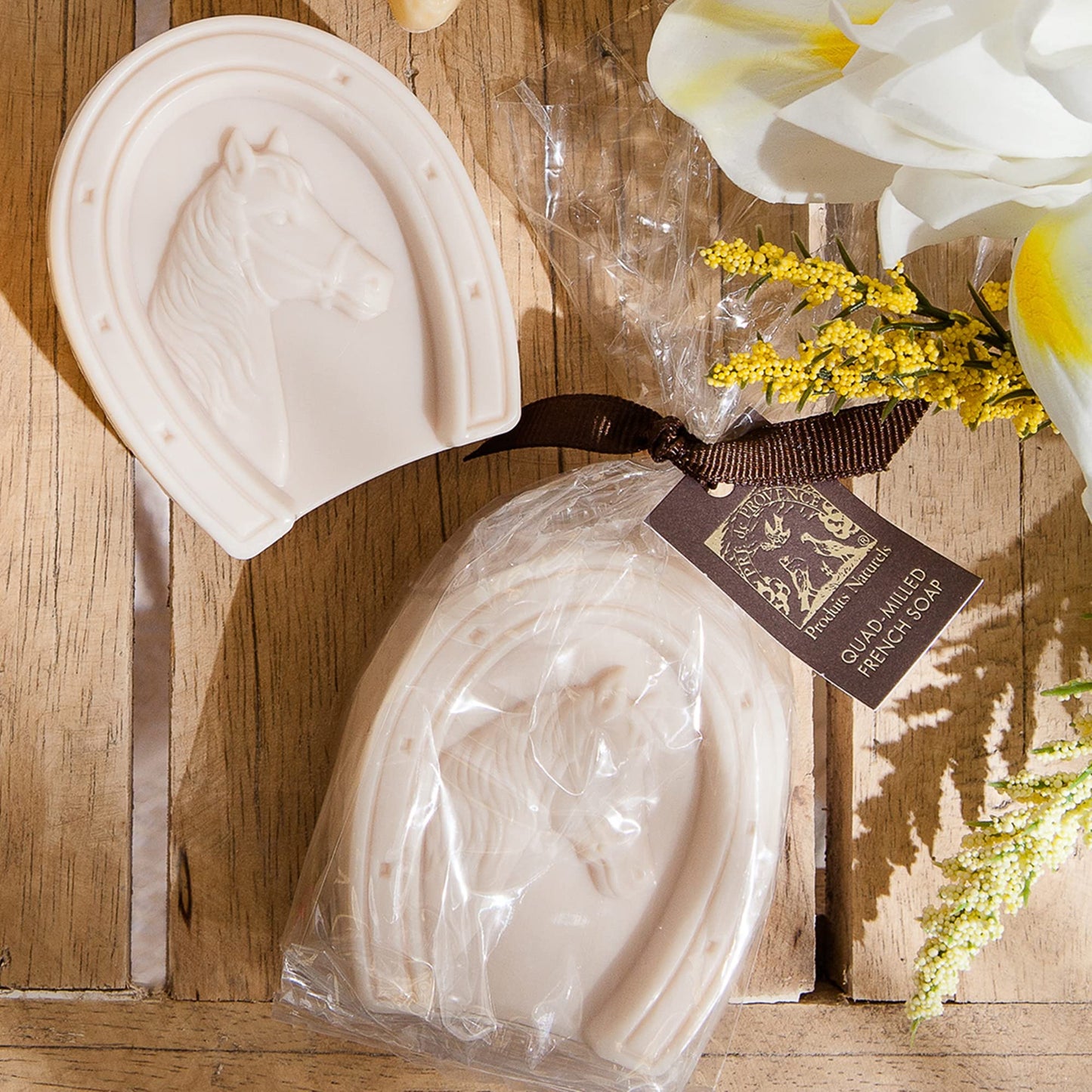 Pre de Provence French Gift Soap Decorative Unique Shapes Traditionally Crafted in France | Long-Lasting, Rich & Creamy Lather | Moisturizing for Hands and Body, 100 Gram, Citrus Scented Starfish