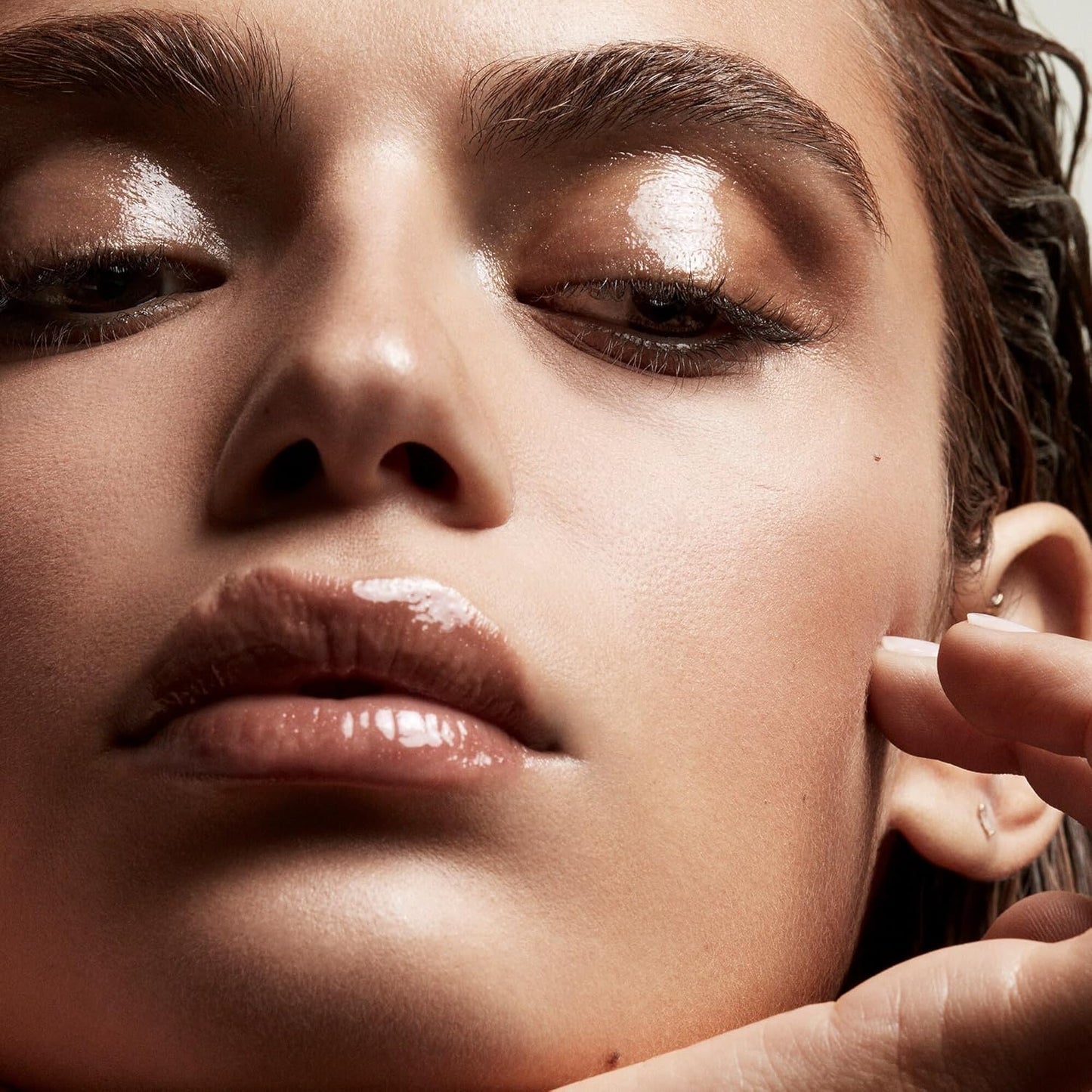 Fenty Beauty by Rihanna Gloss Bomb Universal Lip Luminizer Riri