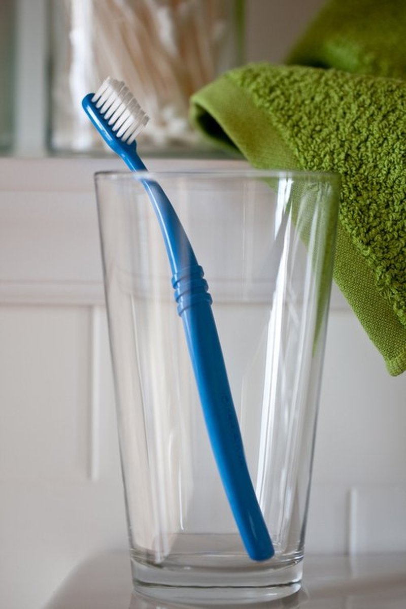 Preserve Eco Friendly Adult Toothbrushes, Made in The USA from Recycled Plastic, Lightweight Pouch, Medium Bristles, Colors Vary, 6 Pack