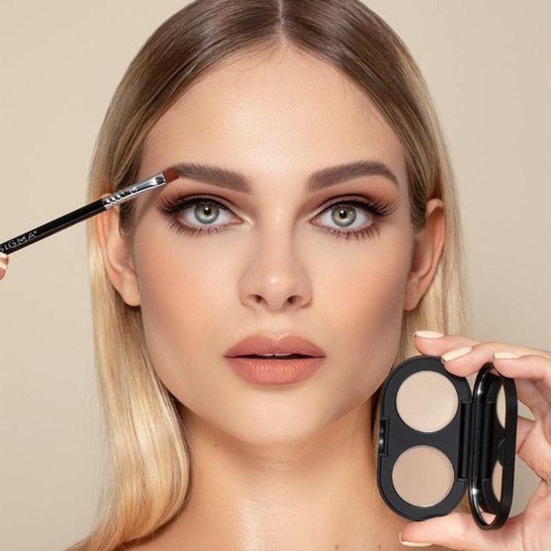 Sigma Beauty Color + Shape Brow Powder Duo - Eye Brow Palette for Natural, Defined Brows - Dark and Light Brow Powder to Tint and Highlight - Vegan, Paraban Free, Sulfate Free Brow Make Up