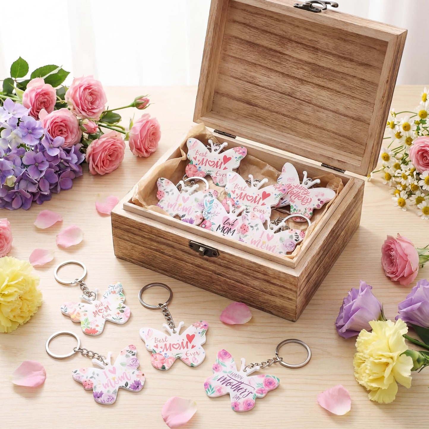 Kigeli 48 Pcs Mom Appreciation Gifts Keychain Bulk Floral Best Mom Ever Keychain from Daughter Son for Mother Birthday Christmas (Butterfly)