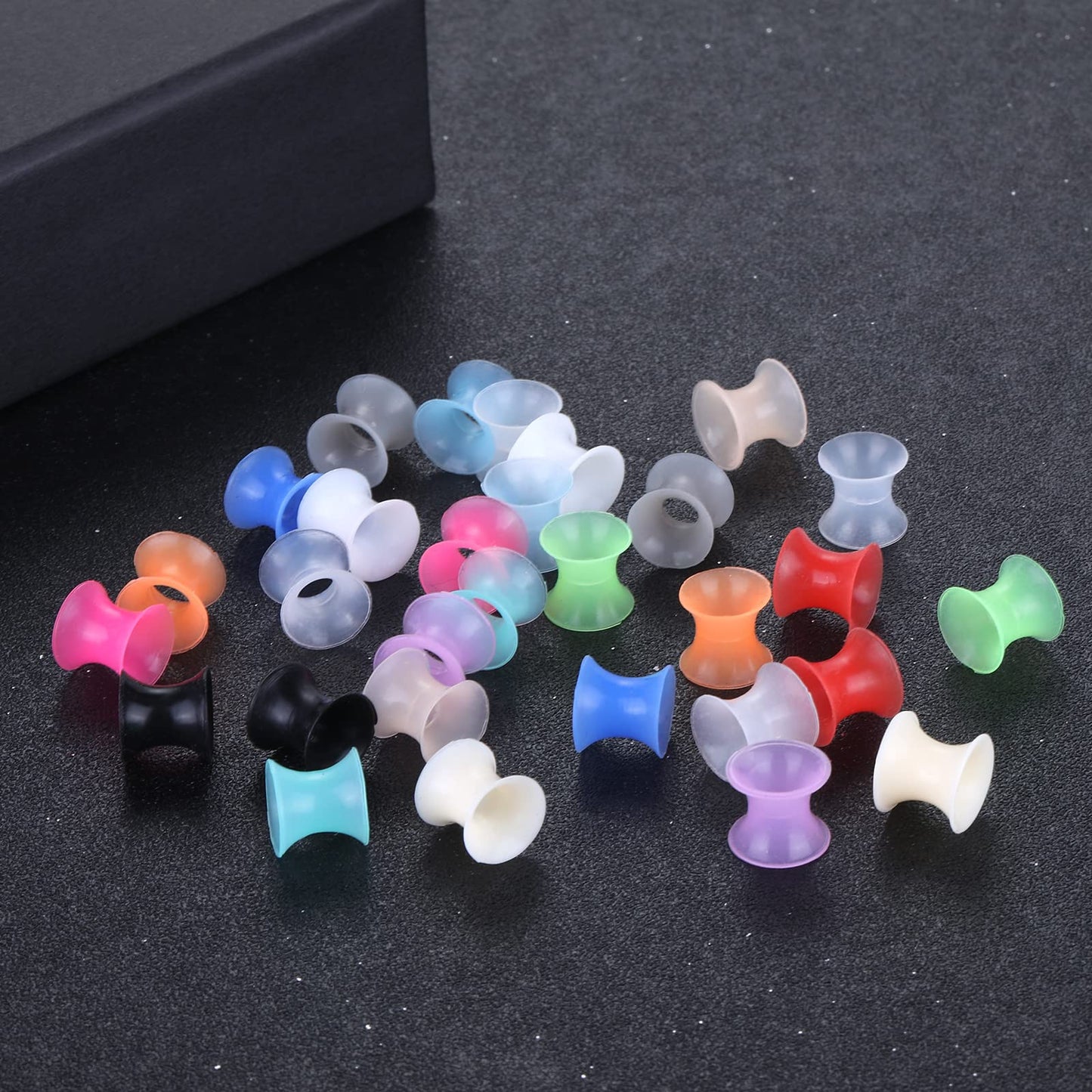 Xpircn Thin Silicone Ear Plugs Tunnels Flexible Ear Earlets Ear Gauges Expander Stretchers Double Flared Flesh Ear Piercing Jewelry 2G (6mm)