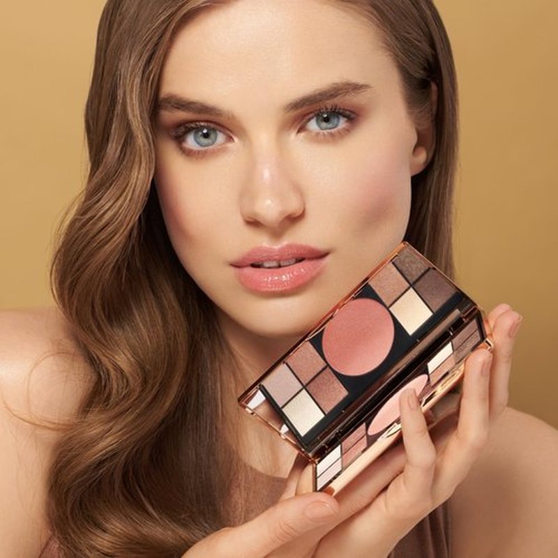 M. Asam Magic Finish Elegant Vibes Palette (8 x 0.03 oz + 1x 0.14g) - Eye Shadow Palette, 8 Harmonizing Eyeshadow Shades & Blush, High Color Payoff, Satin-touch Texture, Enriched With Vitamin E