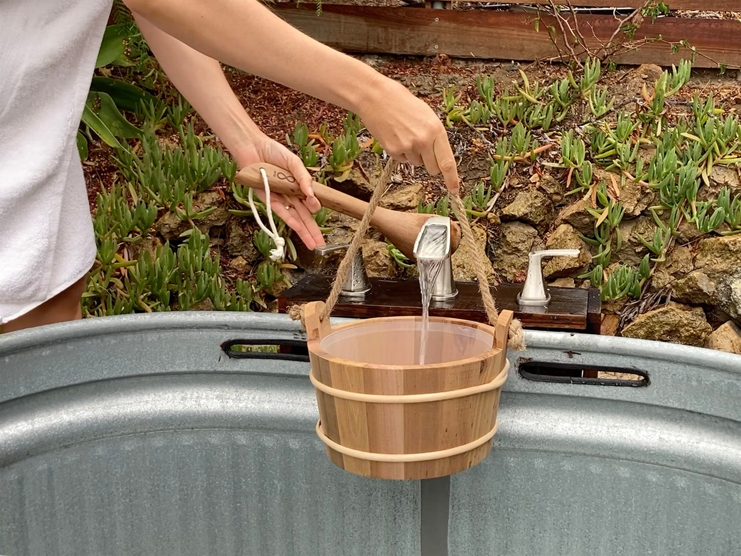 HSE Cedar Large Sauna Bucket & Ladle (6L, Red Cedar)