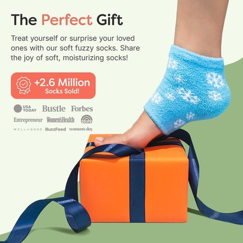 ZenToes Moisturizing Sleep Socks with Vitamin E, Olive Oil and Jojoba Seed Oil to Soften and Hydrate Dry Cracked Heels (Snowflakes, Regular)