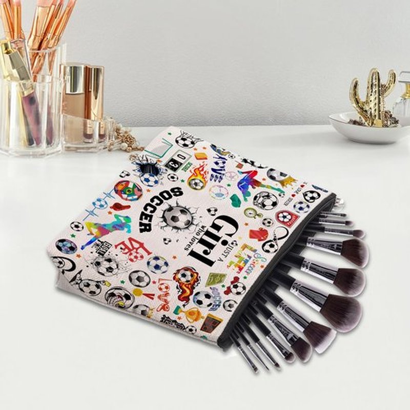 CEASQVAA Soccer Gifts Makeup Cosmetic Bag for Women, Soccer Coach Gifts, Soccer Team Gifts for Soccer Lovers Players Fans Birthday Gifts for Her Women