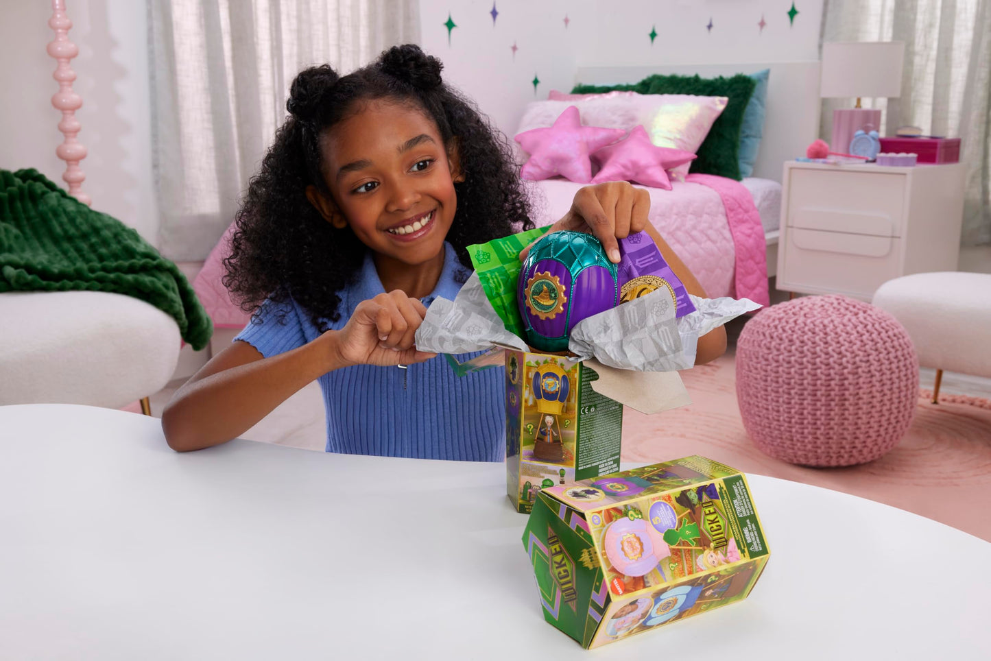 Mattel Universal Pictures’ Wicked Ozian Balloons Reveal Toy Set with Surprise Small Doll, Hot Air Balloon & Accessory (Styles May Vary)