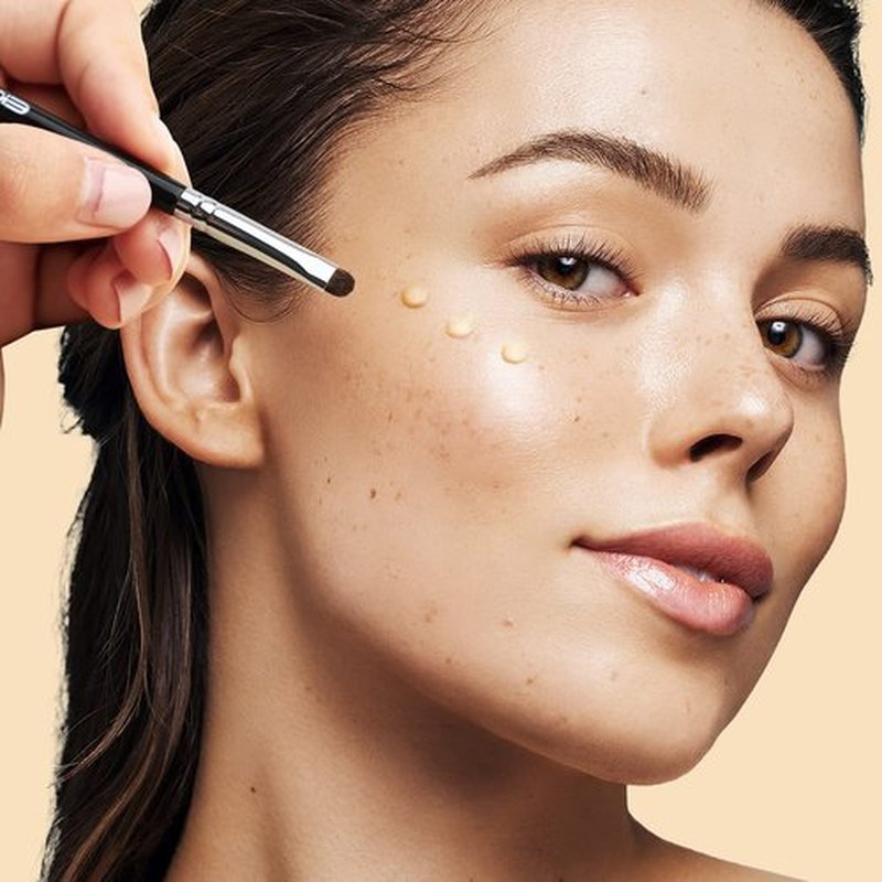EIGSHOW Concealer Brush, Detail Shader Makeup Brush for Blending Eyeshadow, Concealing Small Blemishes and Imperfections - Precision Application
