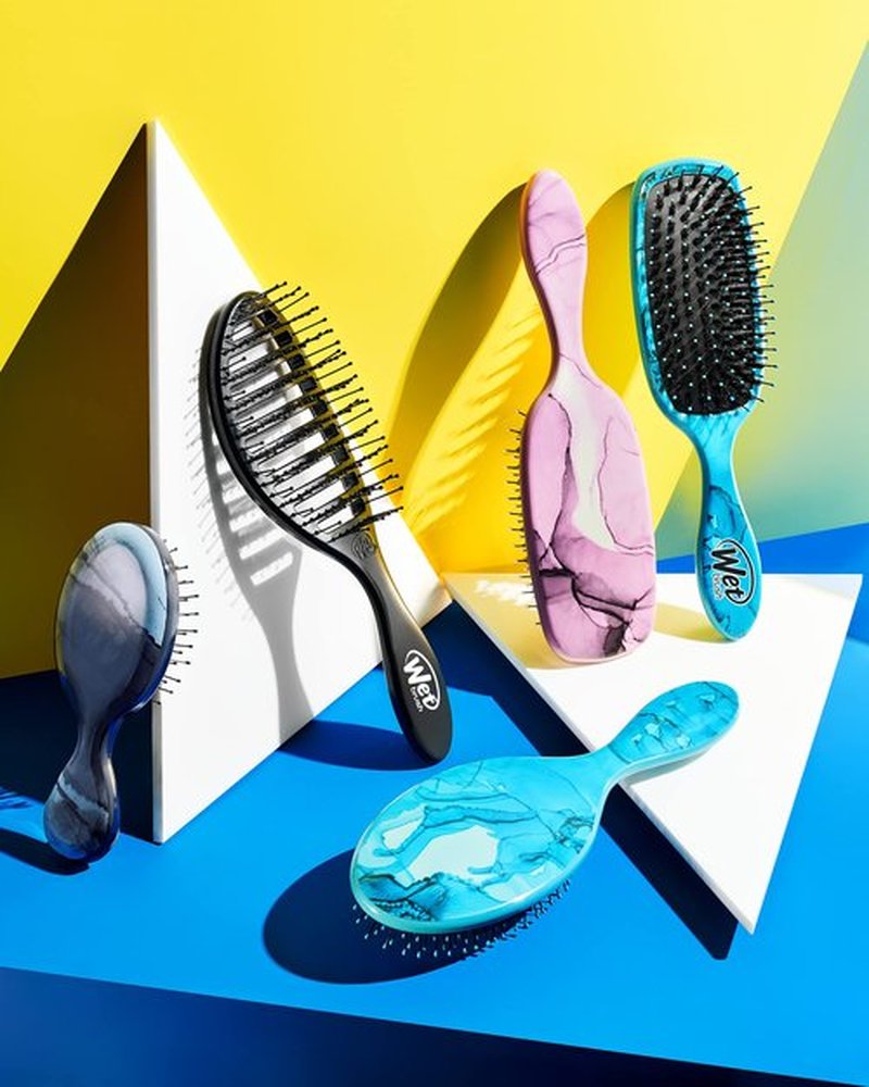 Wet Brush Original Detangler Hair Brush, Arctic Blue - All Hair Types - Ultra-Soft IntelliFlex Detangler Bristles Glide Through Tangles with Ease - Pain-Free Comb for Men & Women