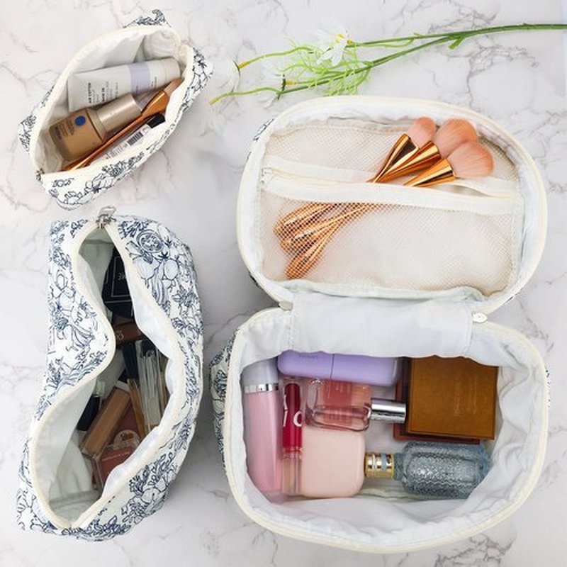 URSKYTOUS 3Pcs Cotton Quilted Makeup Bag for Women Girls Large Small Travel Black Floral Cosmetic Bags Set Cute Coquette Makeup Pouch for Purse Aesthetic Cloth Flower Storage Toiletry Bag Organizer