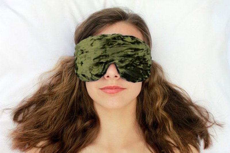 Candi Andi Handmade Opulence Yoga Eye Mask Pillow - Weighted Flaxseed Fill, Unscented, Satin & Velvet, Adjustable Strap - Ideal for Meditation & Restful Sleep -Olive - TEMF-OV