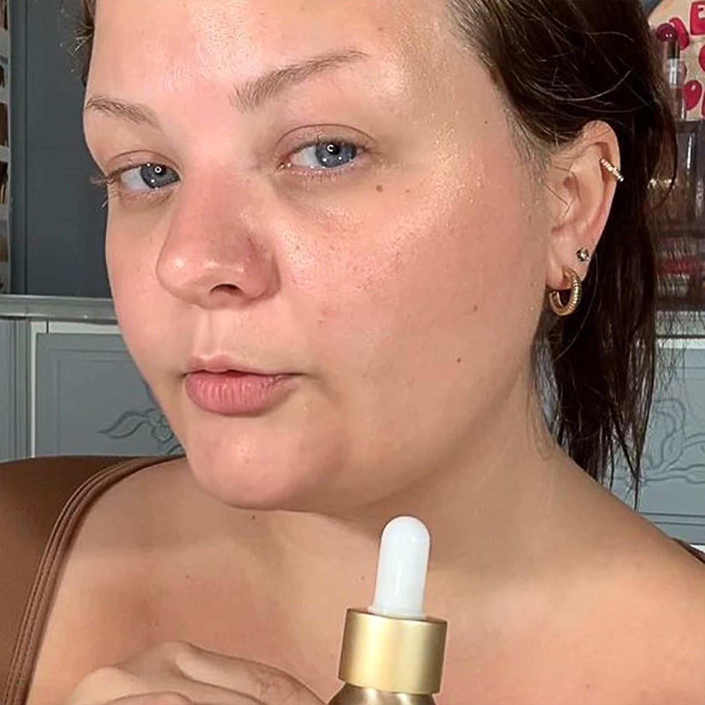 APTO Shimmer Drops w/Turmeric & Niacinamide: Nourishing Serum for a Subtle Sun-Kissed Face or Body Glow, 2 fl. oz.