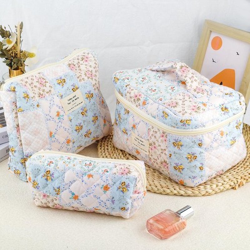 URSKYTOUS 3Pcs Cotton Quilted Makeup Bag for Women Girls Large Small Travel Floral Cosmetic Bags Set Cute Coquette Makeup Pouch for Purse Aesthetic Cloth Bee&Flower Storage Toiletry Bag Organizer
