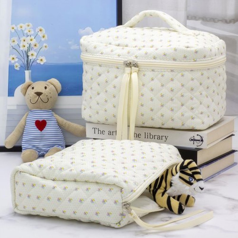 PAZIMIIK Cotton Makeup Bag for Women Large Quilted Travel Cosmetic Case Girls' Make Up Organizer,Little Flower White