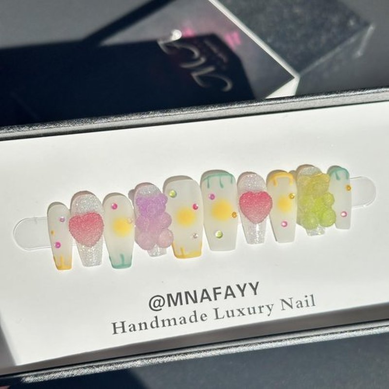 MNAFAYY 100% Handmade Nails Medium Candy Bear Press On Nails Luxury & Custom Fake Nails 3DReusable UV Finished False Nails, Hand-Painted Nails Nail Artist Salon With Gift Box Gifts for Women 10PCS S