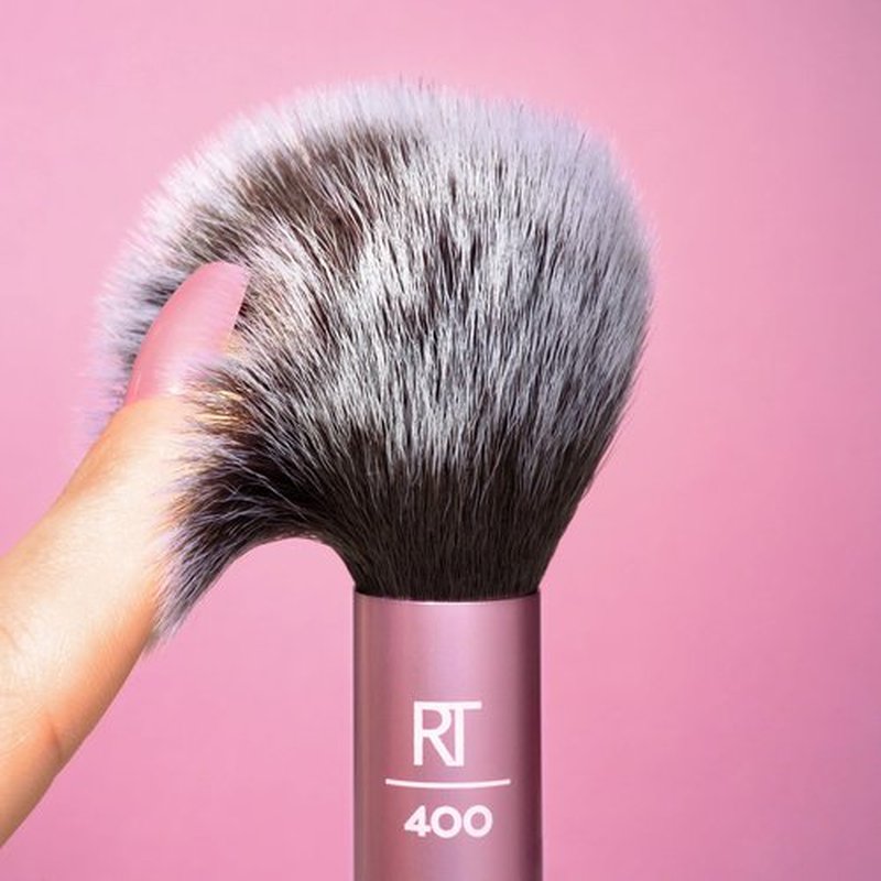 Real Techniques Ultra Plush Blush Makeup Brush, For Loose, Cream, or Pressed Blush, Rosy Glow Cheeks, Aluminum Ferrules, Synthetic Cruely Free Bristles, Pink, 1 Count