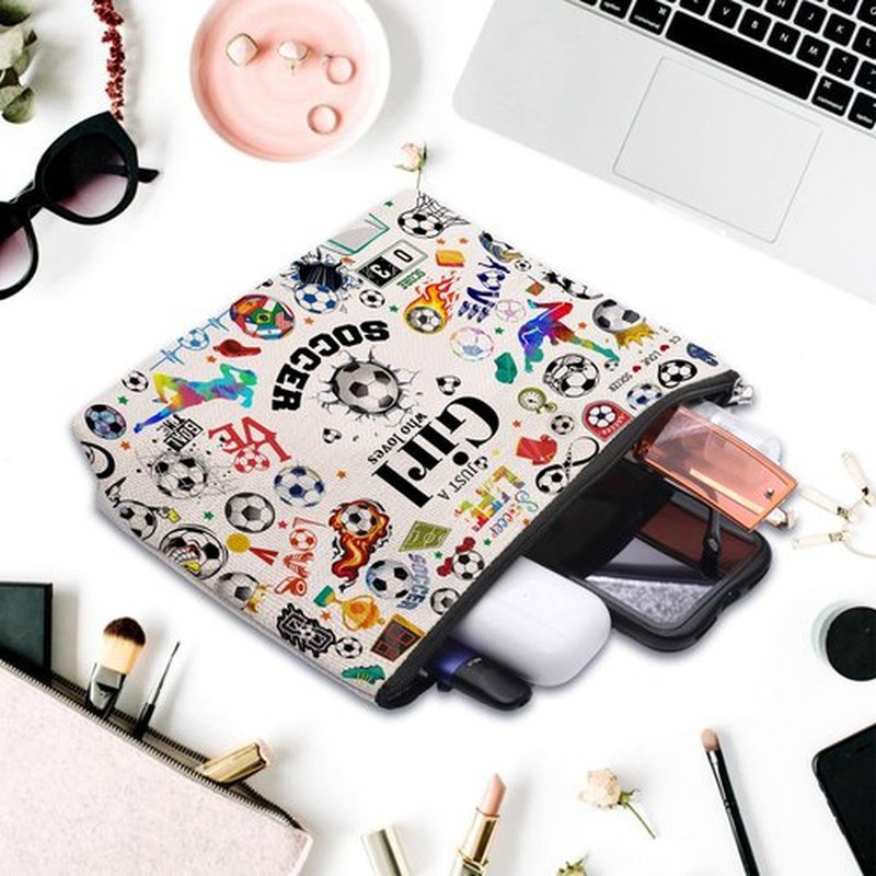 CEASQVAA Soccer Gifts Makeup Cosmetic Bag for Women, Soccer Coach Gifts, Soccer Team Gifts for Soccer Lovers Players Fans Birthday Gifts for Her Women